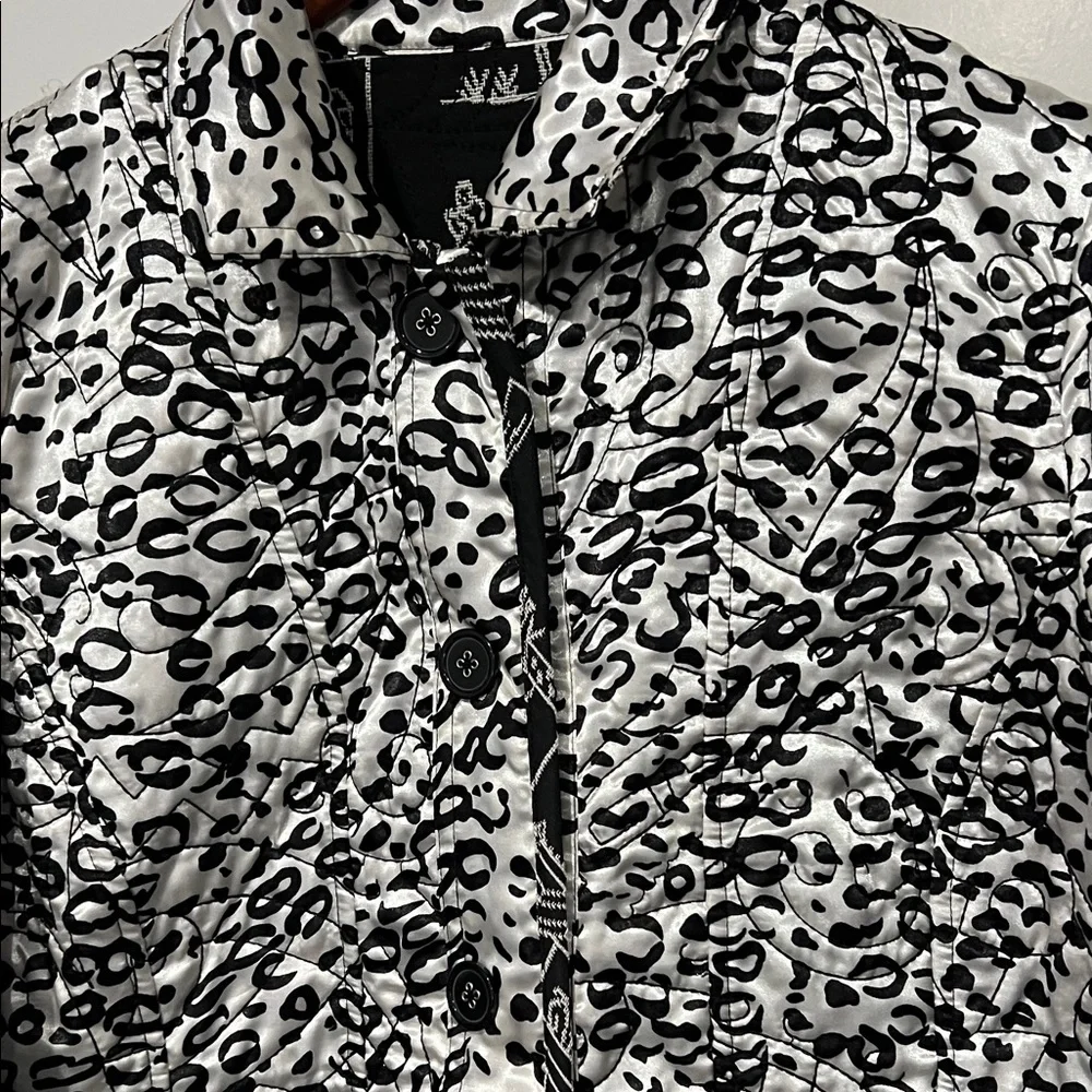 Chicos Pagoda Asian Black White Silk Blend Reversible Embroidered Jacket Sz 2/L